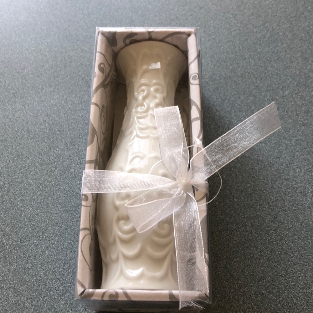 Shiah Yih Porcelain Vase